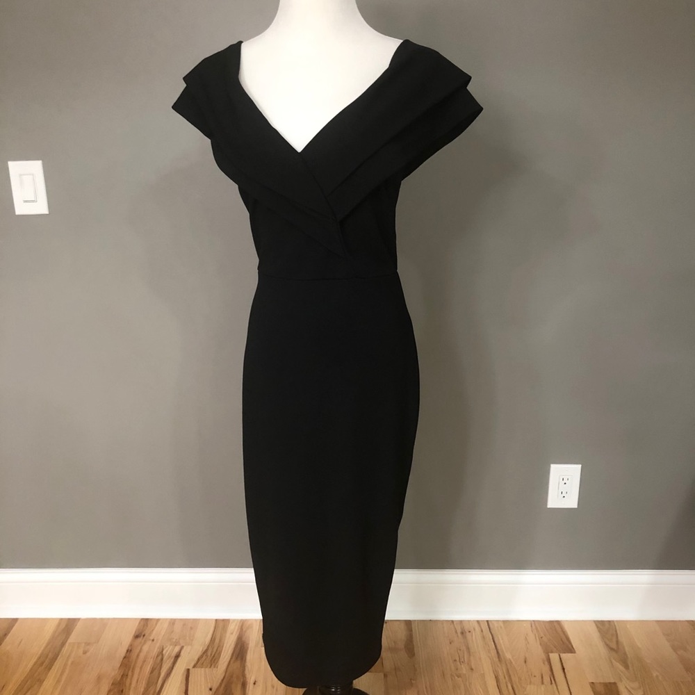 Black cocktail dress/ Little black dress